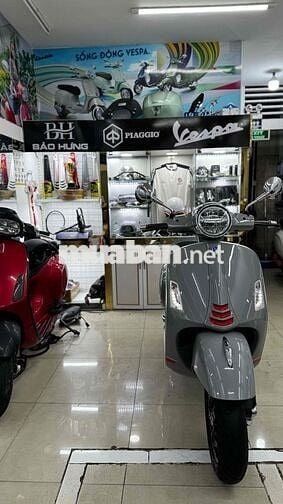 Vespa Gts xám si măng 2022 ngay chủ xe siêu đẹp