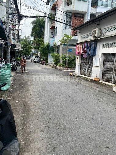 Bán nhà mặt tiền hẻm 8 mét, thông các hướng