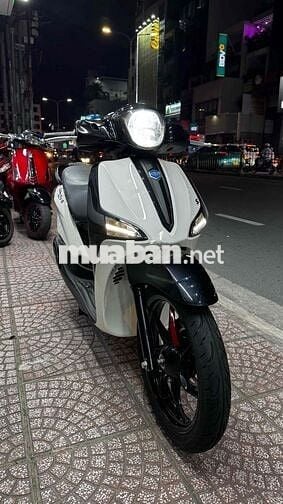 Libety Trắng Đen Spot 2022 ngay chủ công chứng