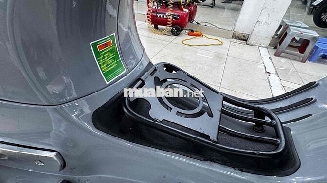 Vespa Gts xám si măng 2022 ngay chủ xe siêu đẹp