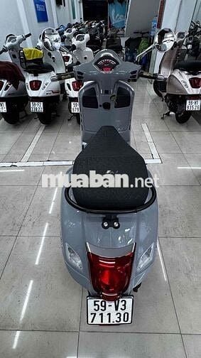 Vespa Gts xám si măng 2022 ngay chủ xe siêu đẹp