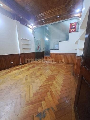 Cho thuê văn phòng ngõ 6 phố Trần Quốc Hoàn: tầng 2, dt 30m2