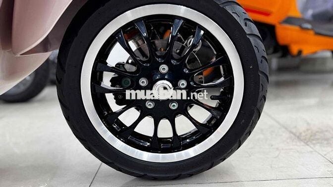 Vespa Sprint Hồng Porsche Mới như xe hãng 4300km