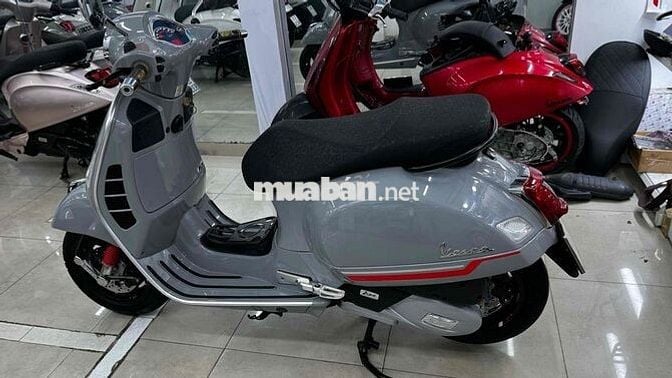 Vespa Gts xám si măng 2022 ngay chủ xe siêu đẹp
