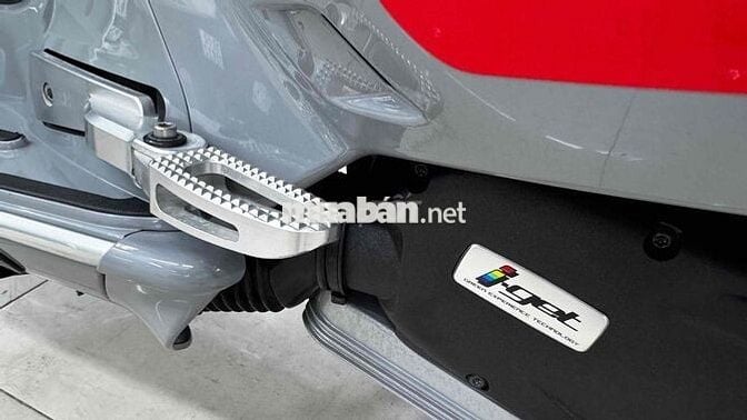 Vespa Gts xám si măng 2022 ngay chủ xe siêu đẹp