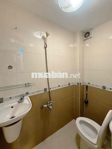 Cần Bán Gấp Căn Nhà Phú Nhuận , Đường Hoa