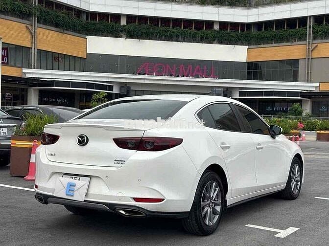 Mazda 3 2023 1.5L Luxury - 44k kilomet