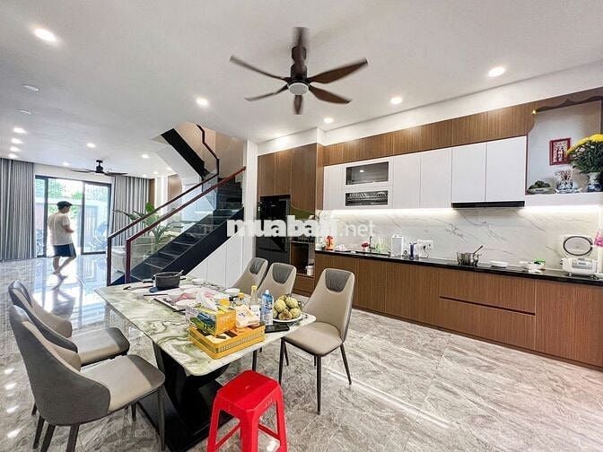 CHO THUÊ NHÀ MỚI XÂY SIÊU ĐẸP 3 PHÒNG NGỦ FULL NỘI THẤT KHU MỸ GIA