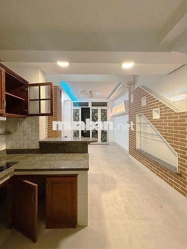 Cần Bán Gấp Căn Nhà Phú Nhuận , Đường Hoa