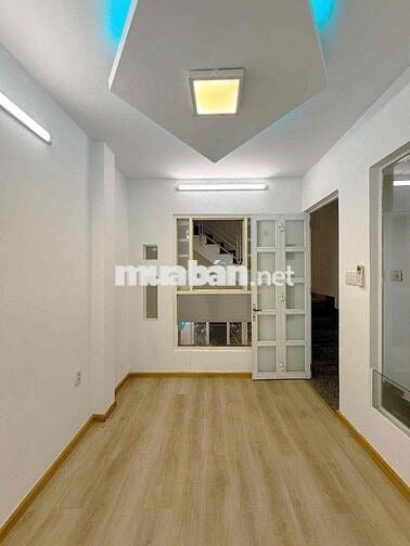 Cần Bán Gấp Căn Nhà Phú Nhuận , Đường Hoa