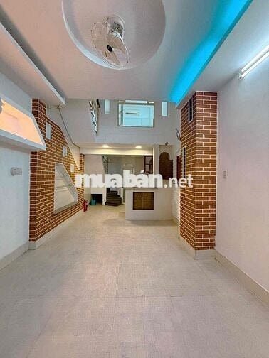 Cần Bán Gấp Căn Nhà Phú Nhuận , Đường Hoa