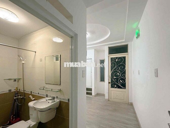 Cần Bán Gấp Căn Nhà Phú Nhuận , Đường Hoa