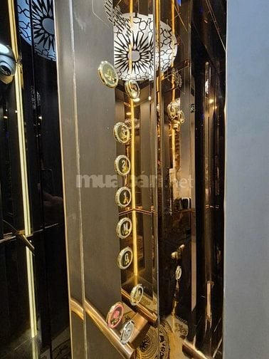 Tòa nhà Đường Tôn Thất Tùng, DT 7,5m×10,5m, 6 tầng thang máy, 34,8 tỷ