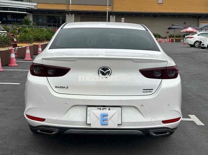 Mazda 3 2023 1.5L Luxury - 44k kilomet