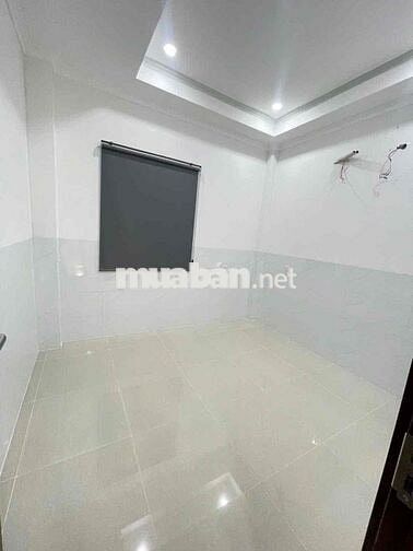 Nhà 2 lầu mới trục chính hẻm Trần Hưng Đạo