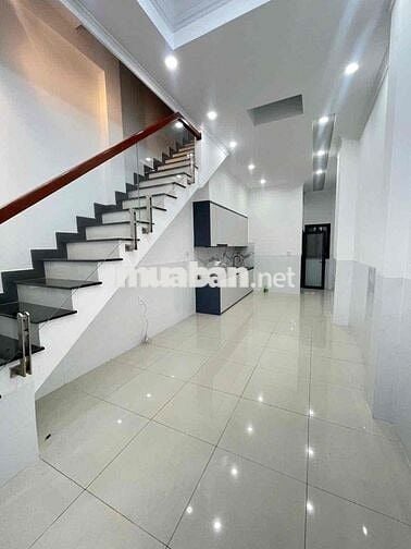 Nhà 2 lầu mới trục chính hẻm Trần Hưng Đạo