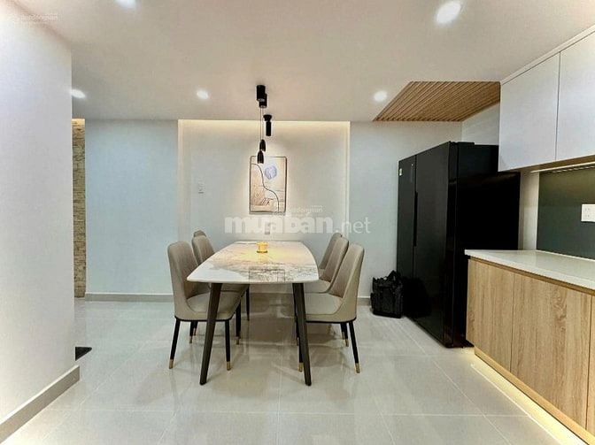 Chủ mắc nợ bán gấp nhà phú nhận, Phan Xích Long giá lỗ nặng