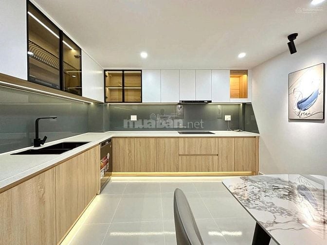 Chủ mắc nợ bán gấp nhà phú nhận, Phan Xích Long giá lỗ nặng