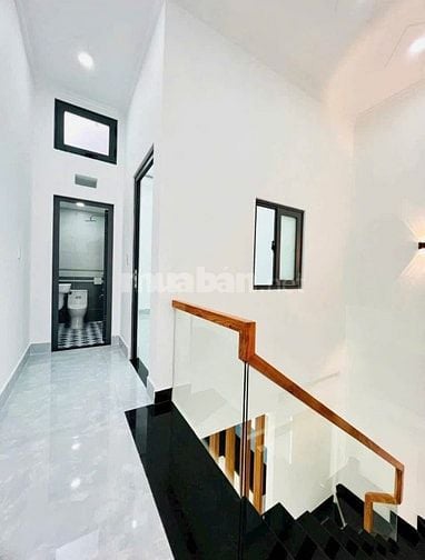 Bán nhà Nguyễn Hiền, P4, Quận 3 phong thuỷ đẹp. Giá 1tỷ980 46m2 có sổ