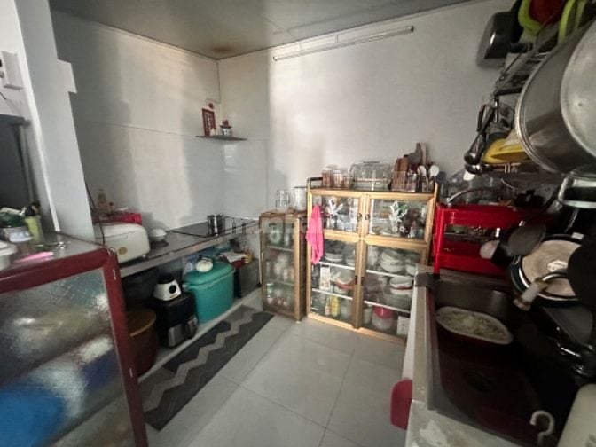 Chung cư thang bộ lầu 3 , mặt tiền đường trần phú 