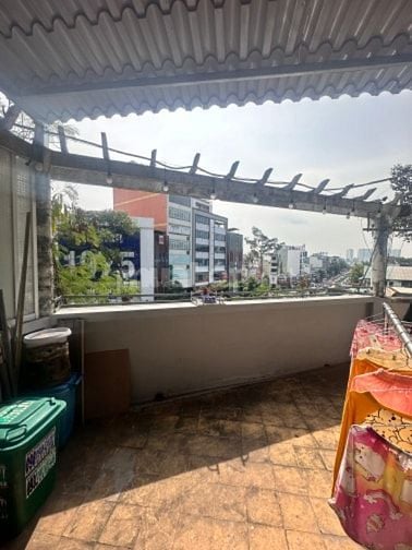 Chung cư thang bộ lầu 3 , mặt tiền đường trần phú 