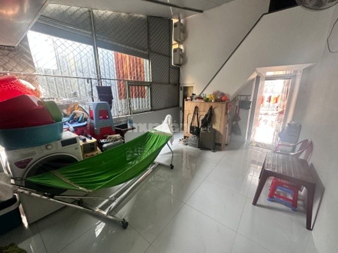 Chung cư thang bộ lầu 3 , mặt tiền đường trần phú 