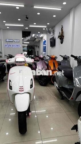 Vespa Sprint S125 Trắng hồng 1 chủ T8/2024