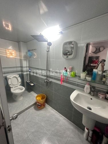 Chung cư thang bộ lầu 3 , mặt tiền đường trần phú 