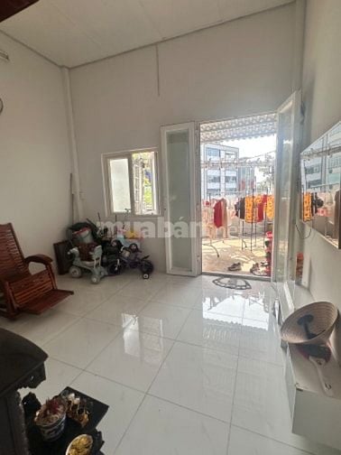 Chung cư thang bộ lầu 3 , mặt tiền đường trần phú 