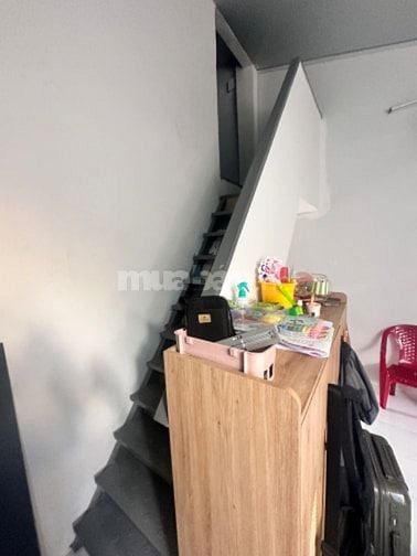 Chung cư thang bộ lầu 3 , mặt tiền đường trần phú 