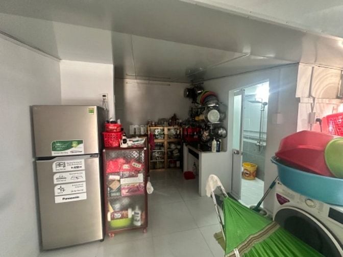 Chung cư thang bộ lầu 3 , mặt tiền đường trần phú 