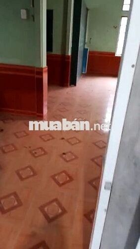 Nhà đẹp đối diện trường học 150m2, 2 phòng ngủ, cách chợ truồi 300m