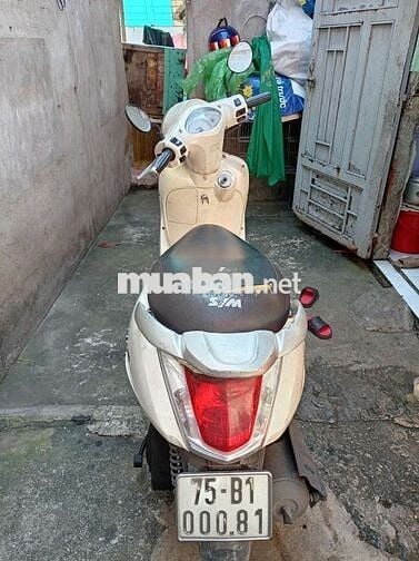 SYM màu Trắng Elizabeth Fi 2012