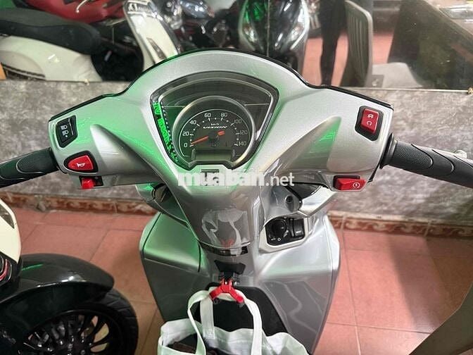 Honda Vision 2025 Thể thao Bạc Odo 1K Full Đồ Chơi