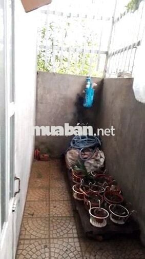 Nhà đẹp đối diện trường học 150m2, 2 phòng ngủ, cách chợ truồi 300m