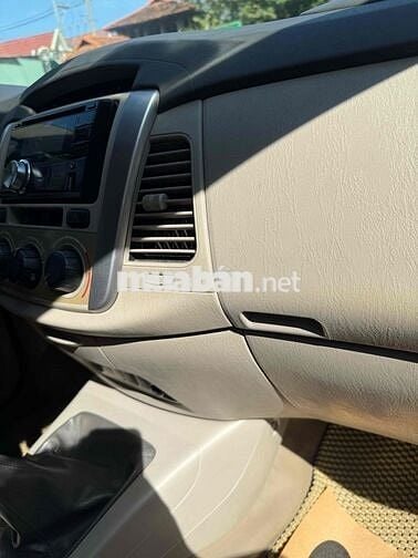 Toyota Innova 2015 E - 121000 km