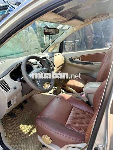 Toyota Innova 2015 E - 121000 km