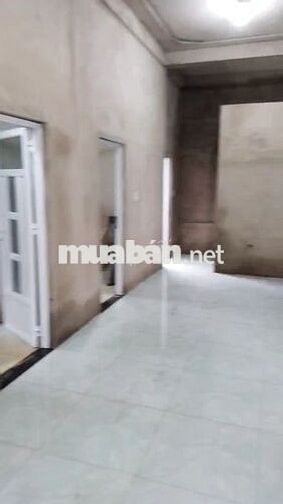 Nhà đẹp đối diện trường học 150m2, 2 phòng ngủ, cách chợ truồi 300m