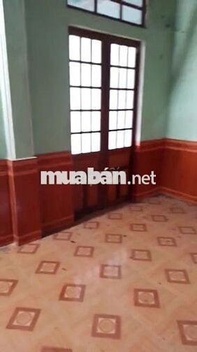 Nhà đẹp đối diện trường học 150m2, 2 phòng ngủ, cách chợ truồi 300m