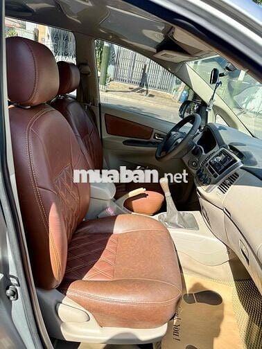 Toyota Innova 2015 E - 121000 km