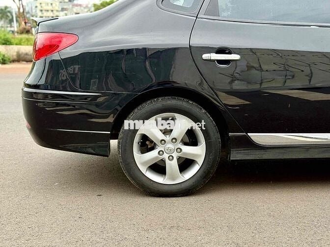 Hyundai Avante 2011 1.6 AT - 128000 km