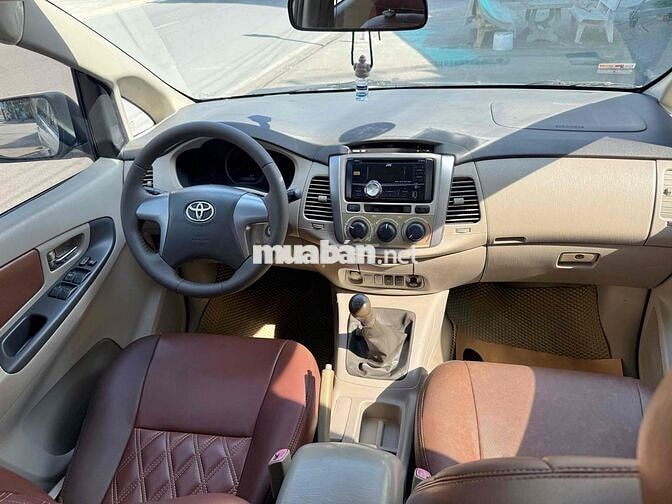 Toyota Innova 2015 E - 121000 km