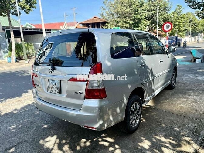 Toyota Innova 2015 E - 121000 km