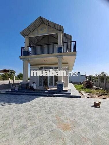 Nhà siêu phẩm mới xây ở Bến Lức ngay sát Vành đai 4