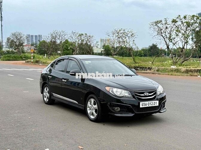 Hyundai Avante 2011 1.6 AT - 128000 km