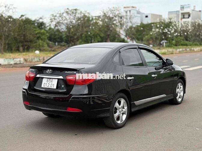 Hyundai Avante 2011 1.6 AT - 128000 km