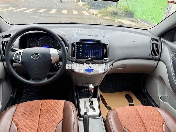 Hyundai Avante 2011 1.6 AT - 128000 km