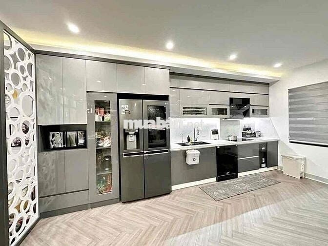 Chính chủ bán nhà  Lạc Long Quân – vỉa hè rộng, ô tô tránh – KD đỉnh