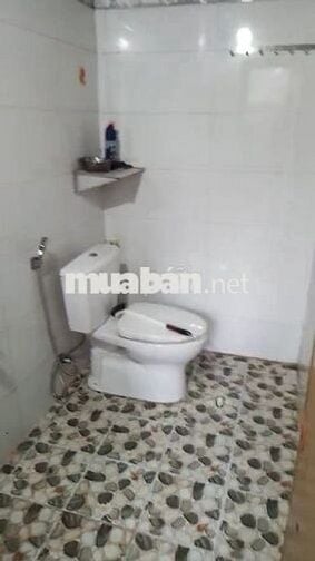 Nhà đẹp đối diện trường học 150m2, 2 phòng ngủ, cách chợ truồi 300m