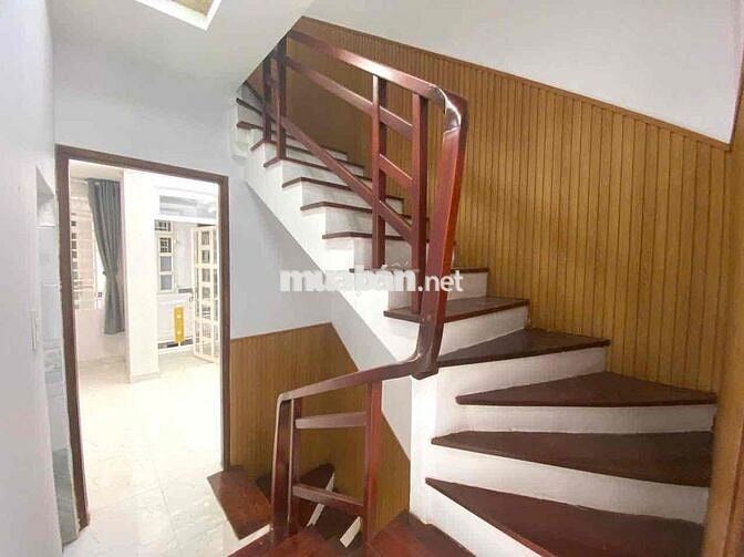 Bán nhà gấp hẻm xe hơi đường Nguyễn thị hương